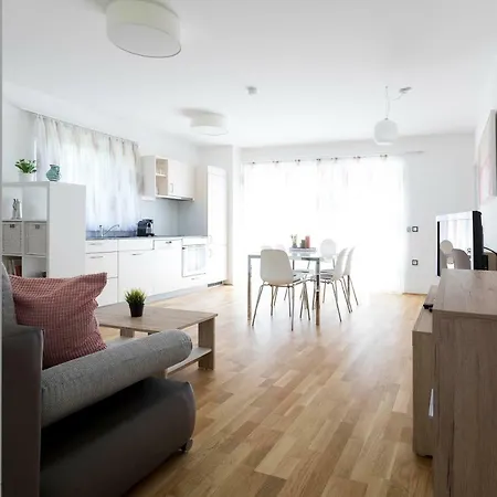 Barrierfree 3-room-flat Top4 Apartmán Solnohrad